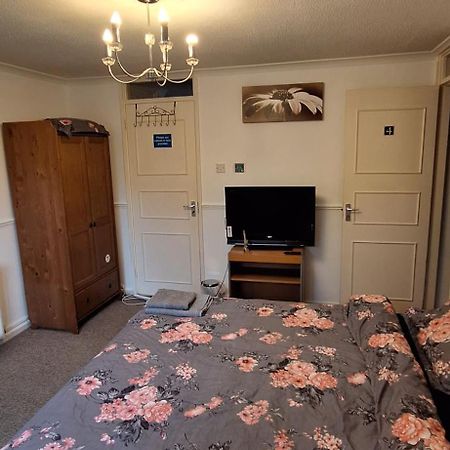 Spacious And Serene Stay Near Milton Keynes Centre Willen Rom bilde