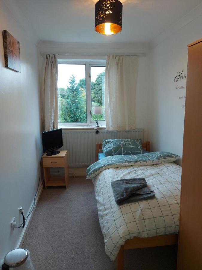 Spacious And Serene Stay Near Milton Keynes Centre Willen Eksteriør bilde