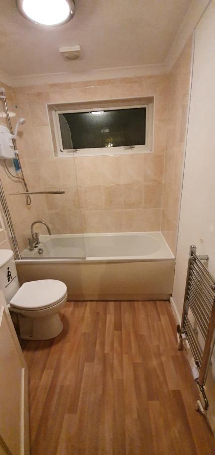 Spacious And Serene Stay Near Milton Keynes Centre Willen Eksteriør bilde