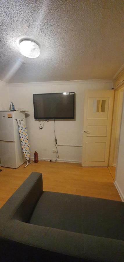 Spacious And Serene Stay Near Milton Keynes Centre Willen Eksteriør bilde