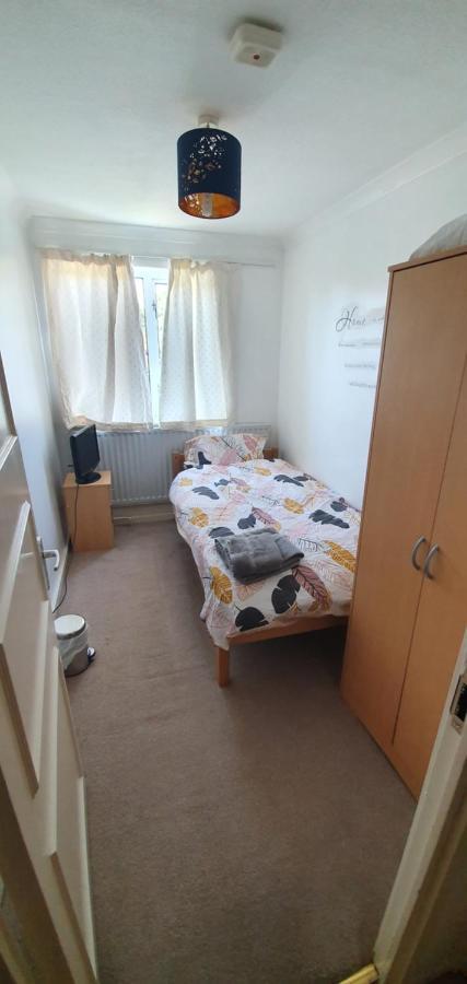 Spacious And Serene Stay Near Milton Keynes Centre Willen Eksteriør bilde