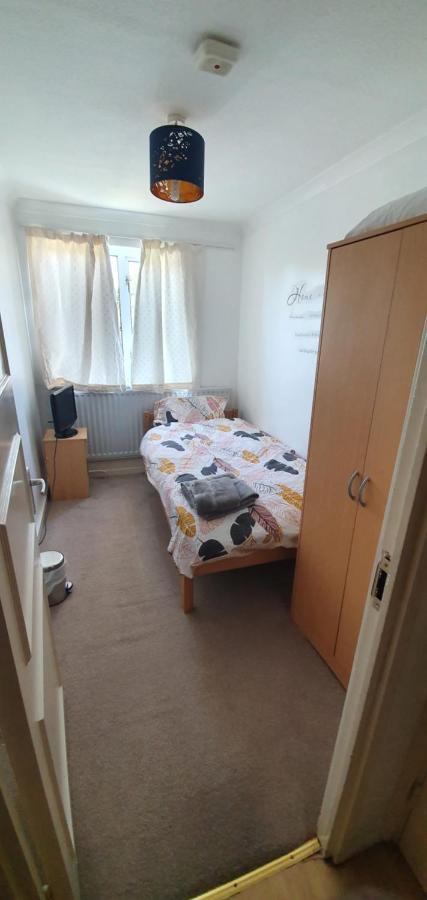 Spacious And Serene Stay Near Milton Keynes Centre Willen Eksteriør bilde