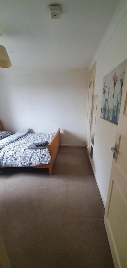 Spacious And Serene Stay Near Milton Keynes Centre Willen Eksteriør bilde